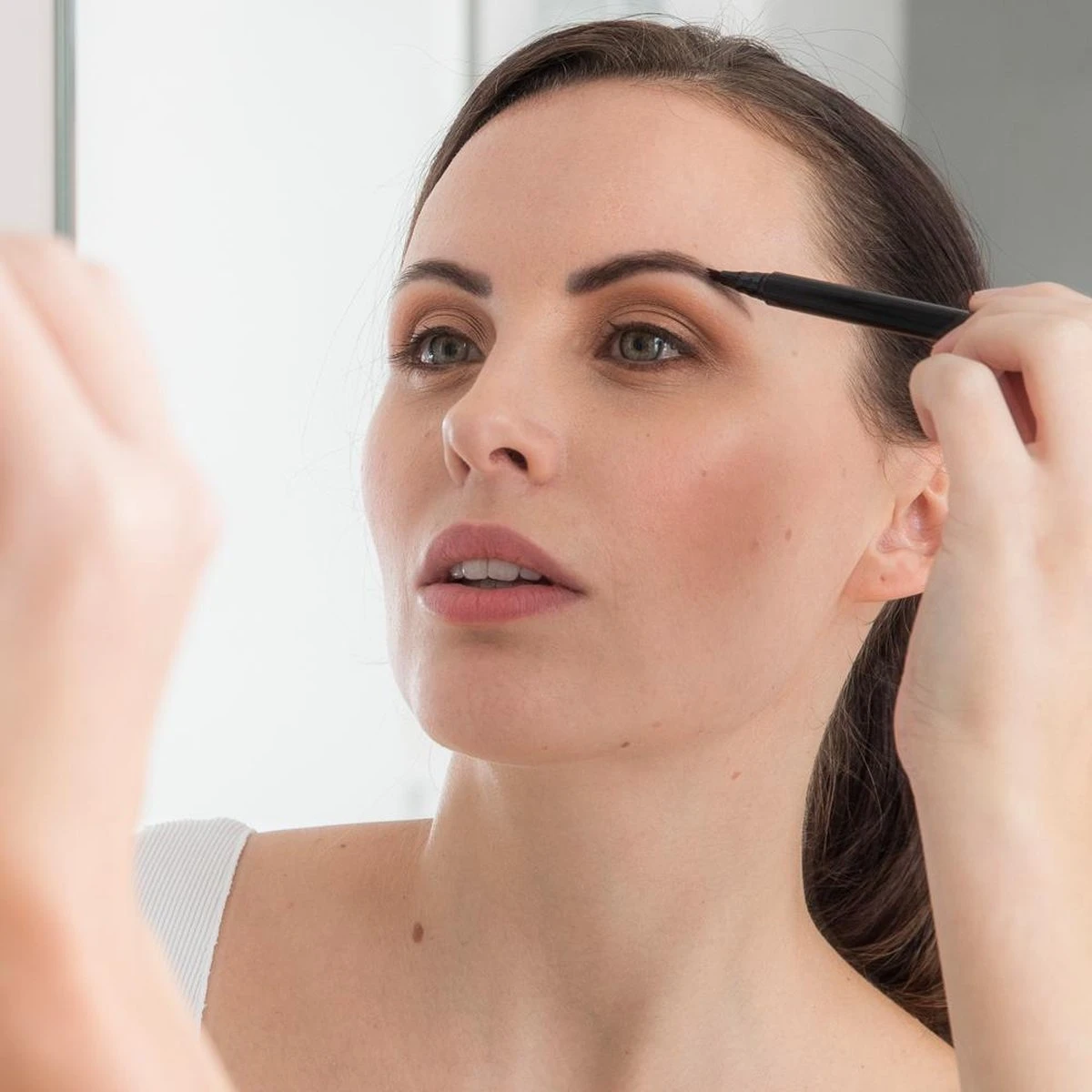 Eyebrow Magic Wenkbrauwpen - Donker Bruin - Afbeelding 4