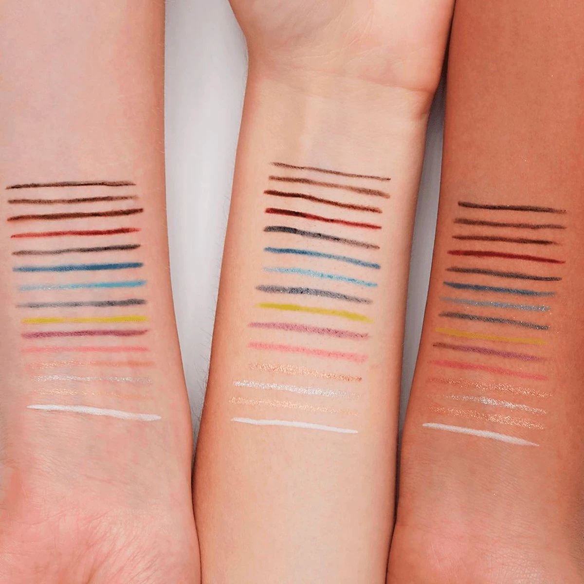 Essence - Long Lasting Eye Pencil 02 Hot Chocolate 0.28G - Afbeelding 2