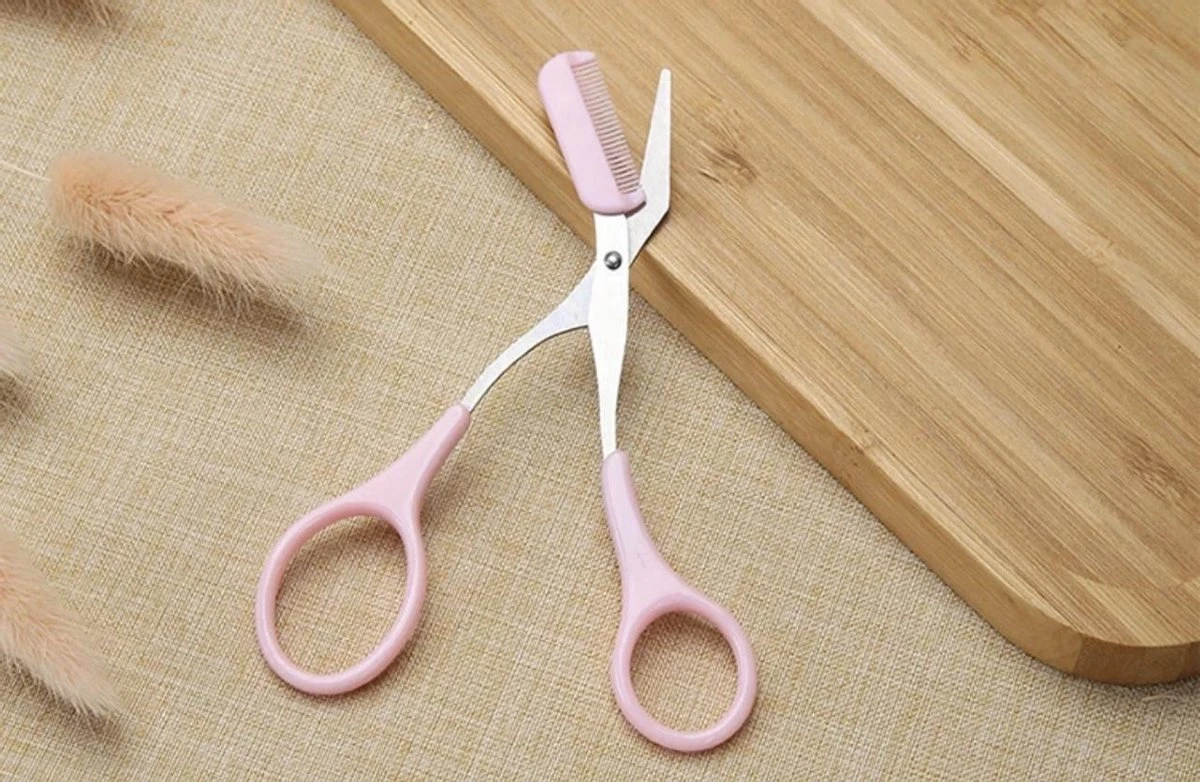 Without Lemons | Wenkbrauwschaar | Wenkbrauw Trimmer | Browshaper | BeautyTool | Gezichts Schaar | Dames| Ontharing | Design | Roze - Afbeelding 4