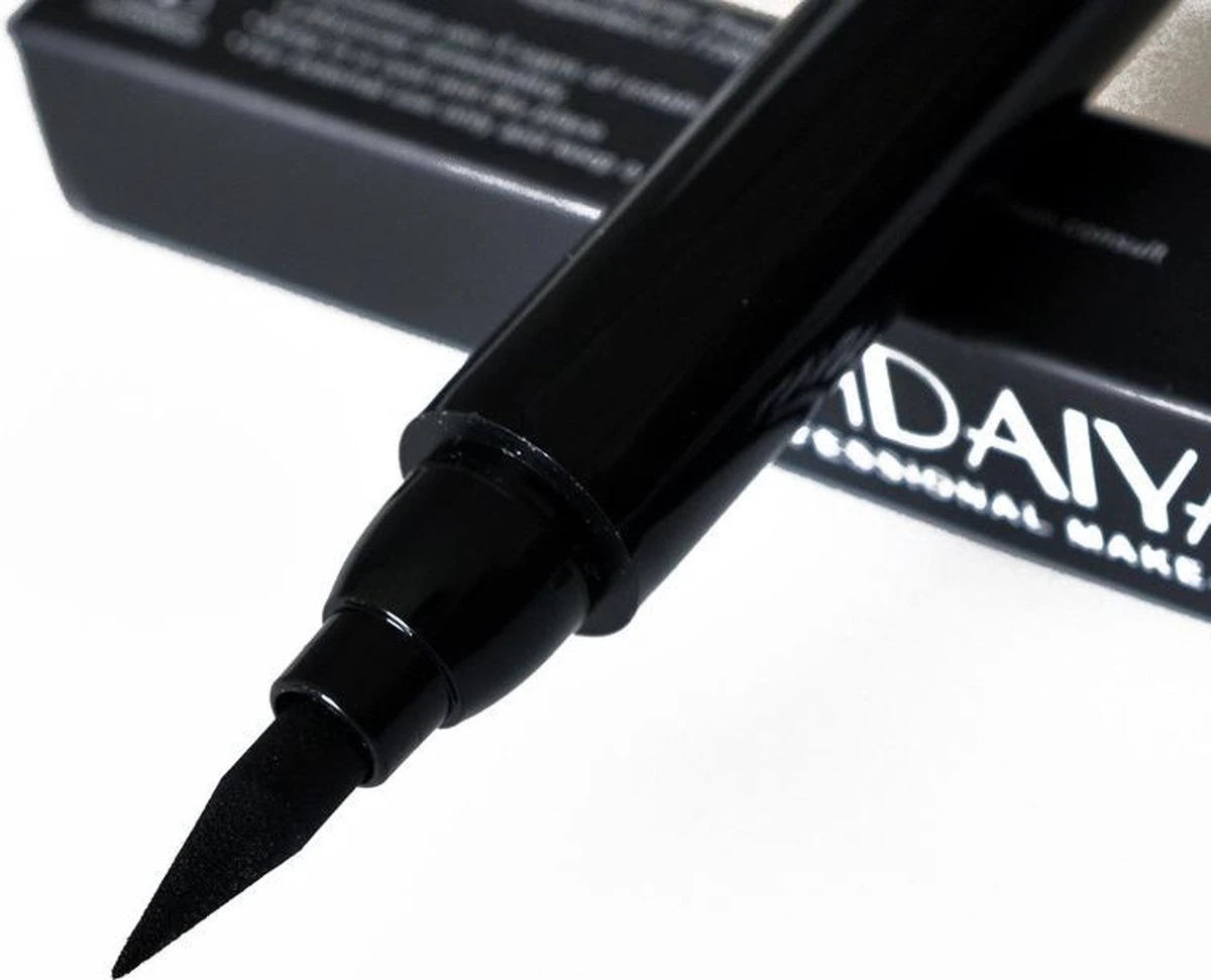 HANDAIYAN® | Eyeliner Met Wing Stempel | Zwarte Oog Stempel | 2 In 1 Eyeliner | Eyeliner Tool | Wing Eyeliner | Wing Stamp - Afbeelding 9