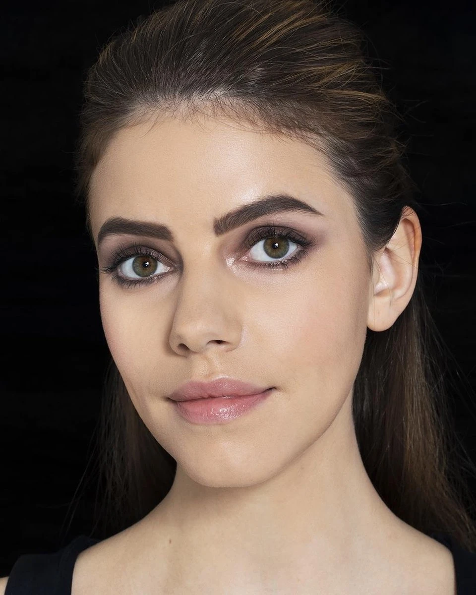 Maybelline Tattoo Brow Waterproof Wenkbrauwgel - 02 Soft Brown - Afbeelding 11